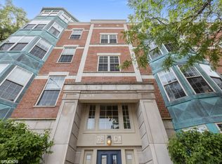 1801 W Addison St APT 3W, Chicago, IL 60613
