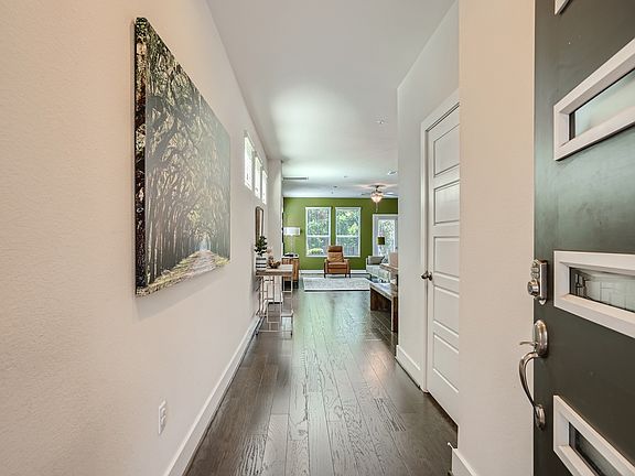 4th image of 309 Bridgeford Dr