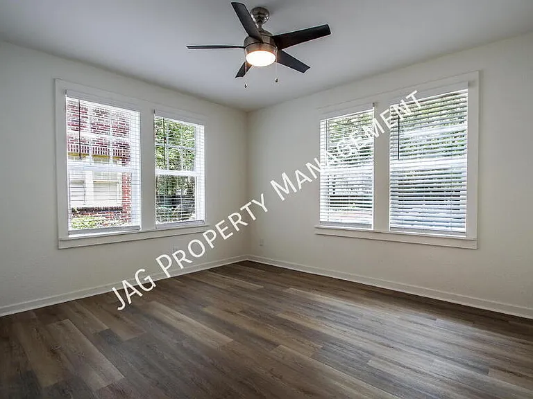 2892 College St #2 — Photo 17