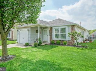 6 Sheppards Ln, Mount Laurel, NJ 08054