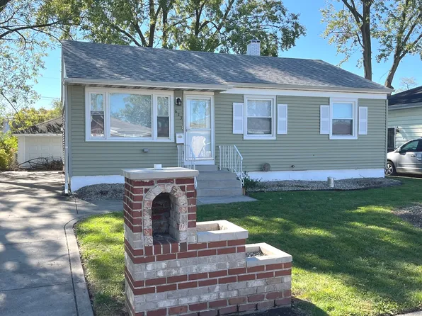 623 E 162nd Pl, South Holland, IL 60473