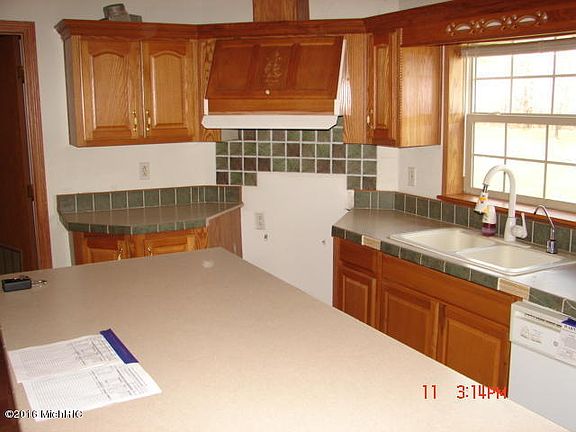 5th image of 22780 Pinhook Rd