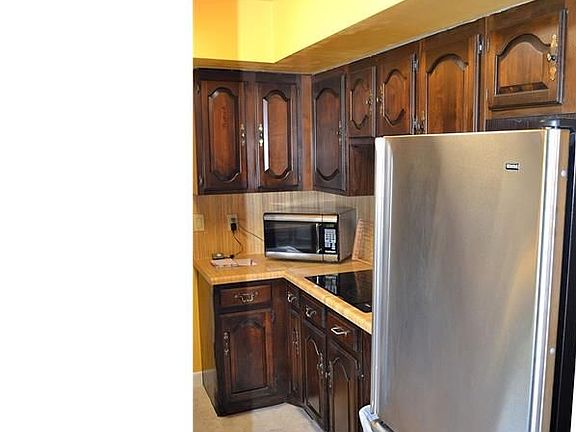 3rd image of 2451 SW 43rd Ave