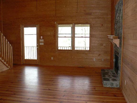 4th image of 104 Lake Hills Dr