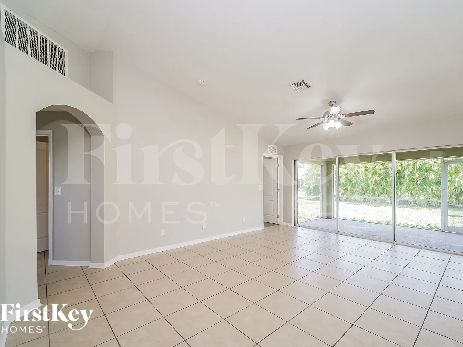 3 bed, 2.0 bath, 1458 sqft, $1,725 — Photo 3