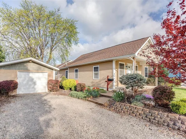 921 Greenwood St, Madison, IL 62060