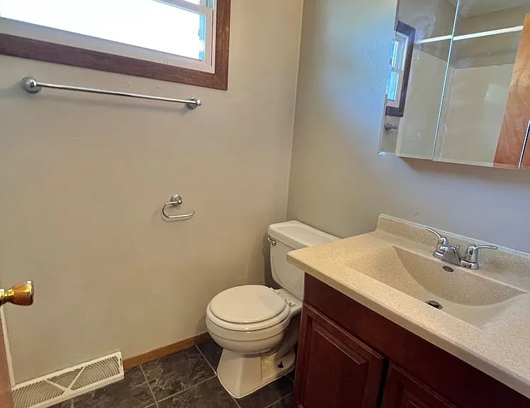 3804 S Hawthorne Ave — Photo 15