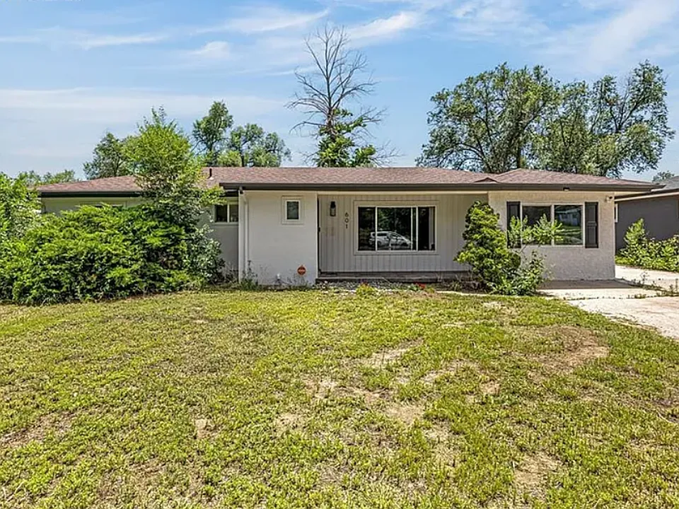 601 Hackberry Dr