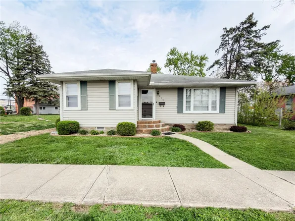 610 Pine St, Marshall, IL 62441
