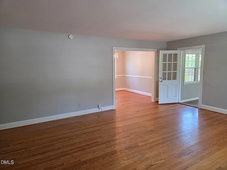 3428 Wade Ave — Photo 17