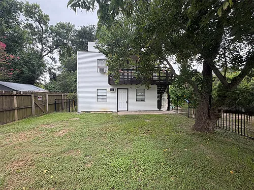 4827 Pine Ave #A Photo 1