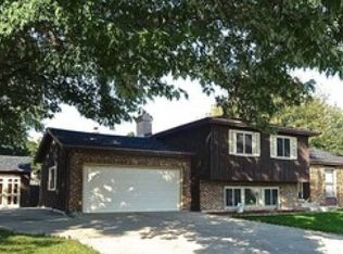 905 Army Trail Rd, Addison, IL 60101