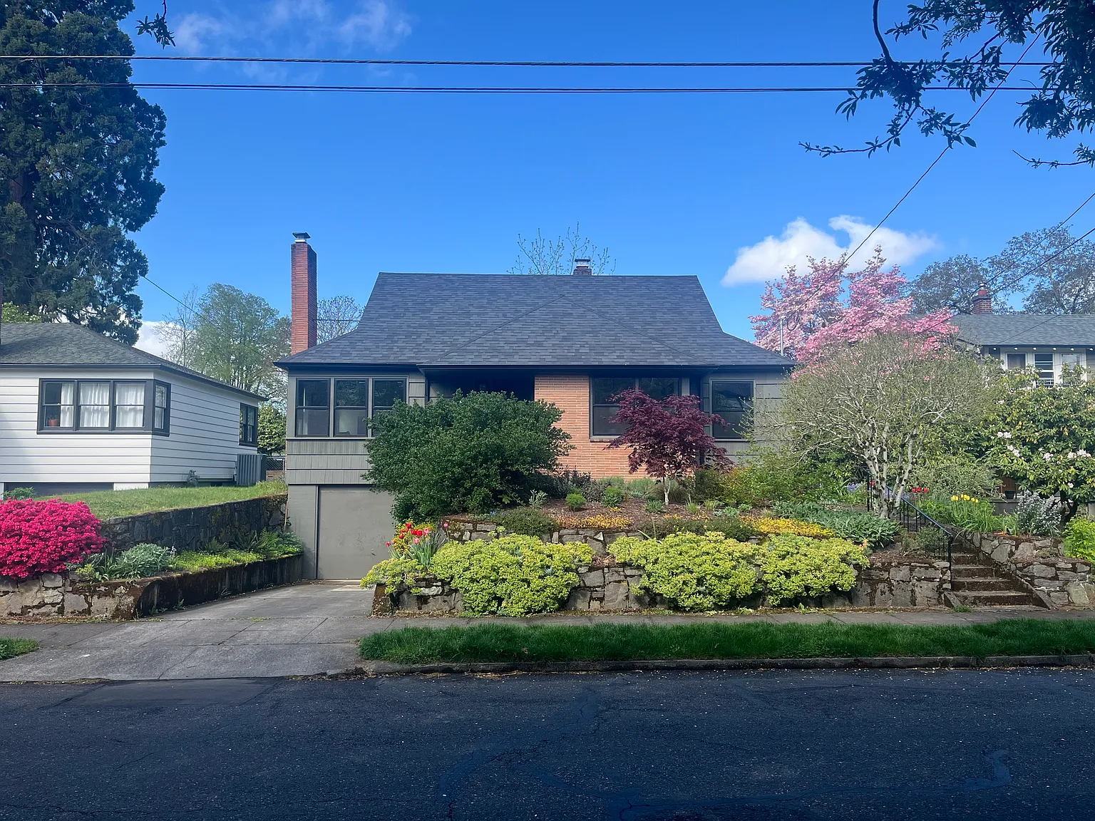 335 SE 53rd Ave photo 1