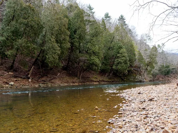 105 Springdale Rd, Pearisburg, VA 24134