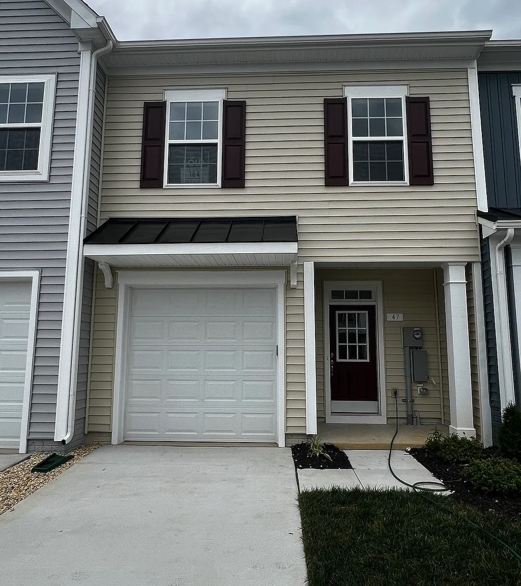 3 bed, 1644 sqft, $2,100 — Photo 1