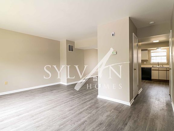 018-photo-dining-room-11466952_08042022