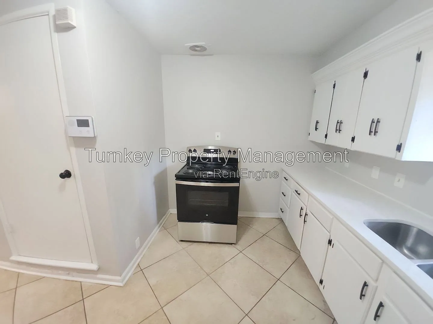 3 bed, 1.0 bath, 1040 sqft, $1,125 — Photo 3