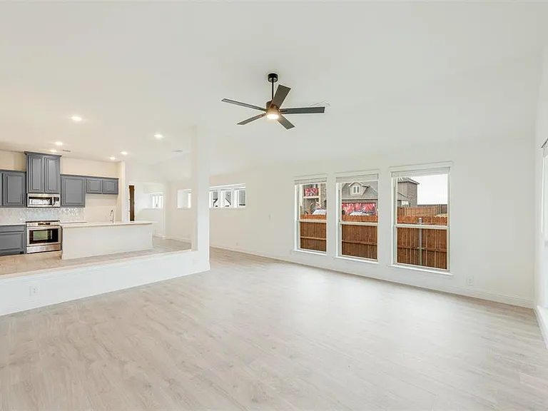 1032 River Oaks Dr — Photo 10