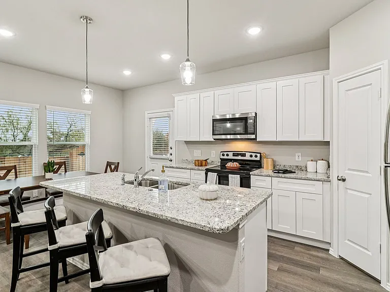 8911 FM 1560 N — Photo 5