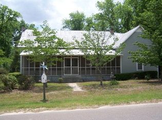 812 Bussey St, Enigma, GA 31749