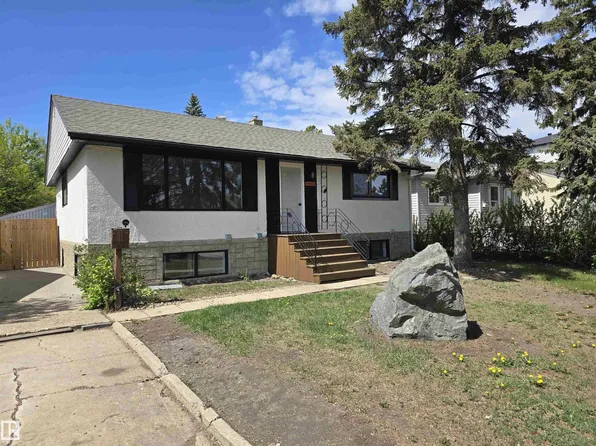 11844 Saint Albert Trl NW, Edmonton, AB T5L 4G4