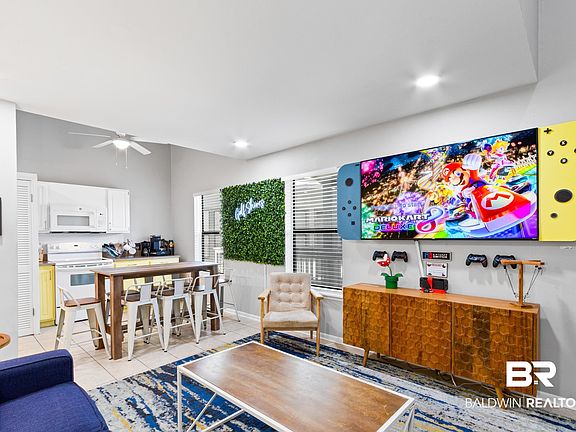 5th image of 507 W Beach Blvd #204