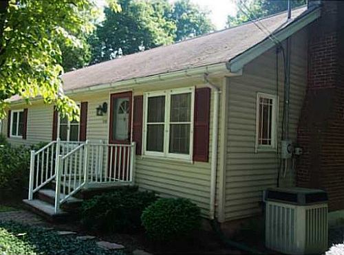 4th image of 110 Linden Ave