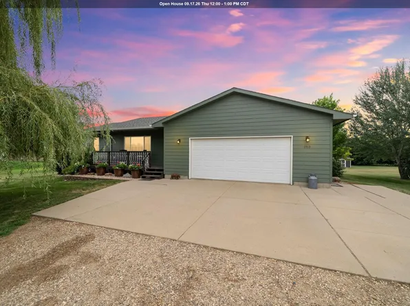 1913 Depaul Ave, Vermillion, SD 57069