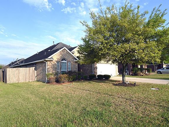 2nd image of 2420 Quiet Arbor Ln