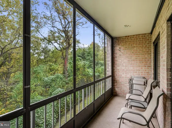 1655 Oakwood Dr #206, Penn Valley, PA 19072