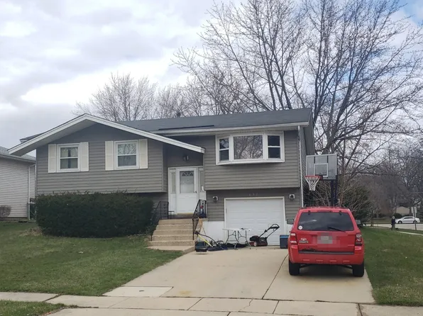 637 Grace Ln, Schaumburg, IL 60193