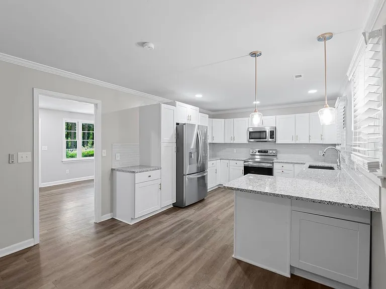 5501 Old Buncombe Rd — Photo 12