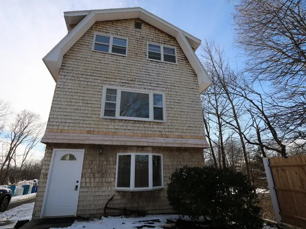 14 Maverick Ct, Marblehead, MA 01945
