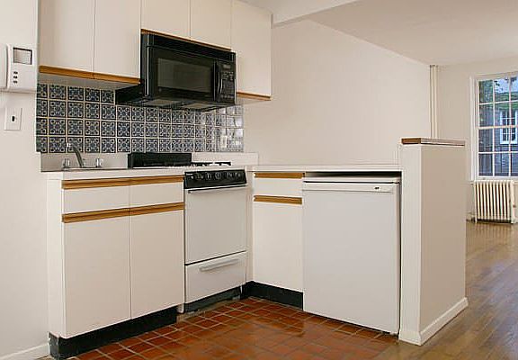 3rd image of 307 E 81st St APT 3RE