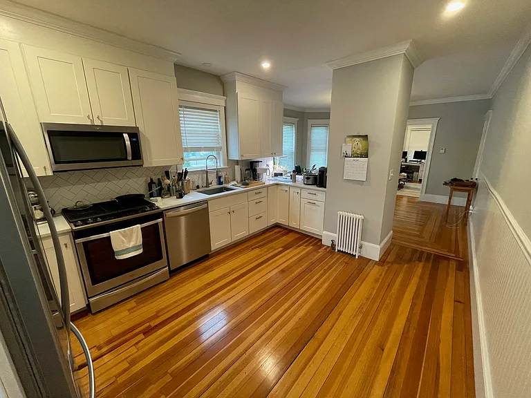 92 Surrey St #92 — Photo 4