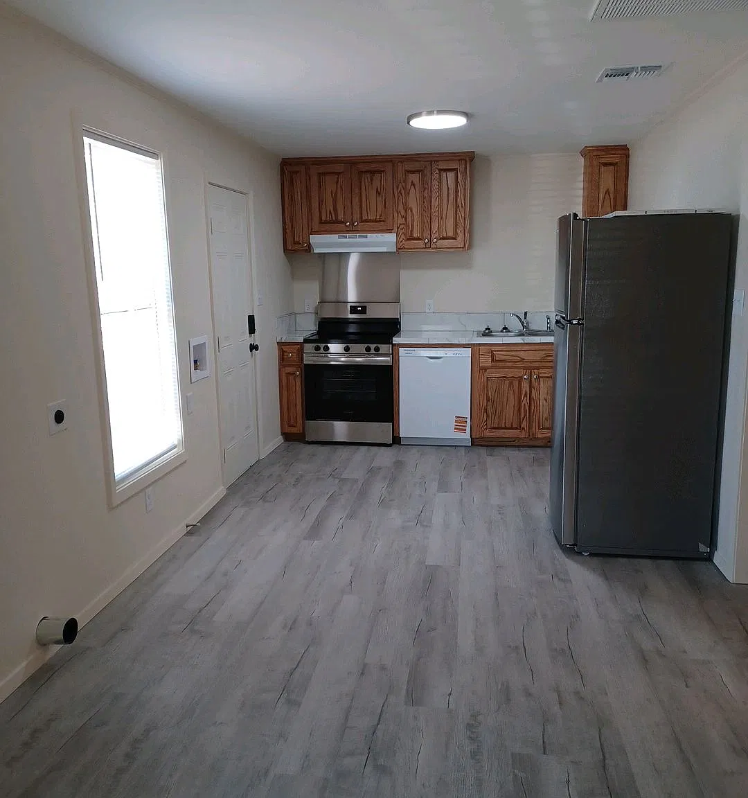 1403 Lincoln Avenue - 1 — Photo 2