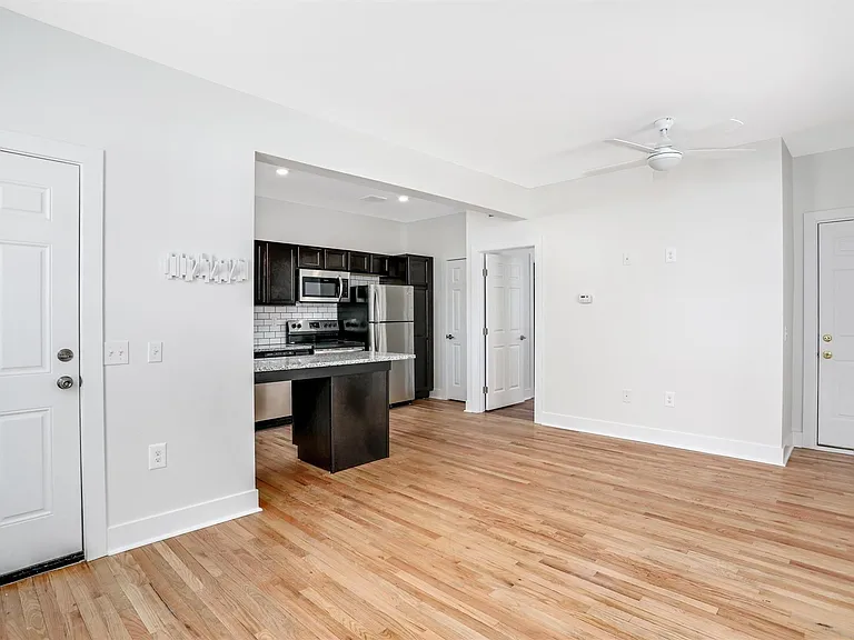 89 W Philadelphia St #8 — Photo 6