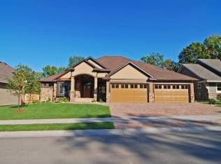 6960 Everest Ln, Maple Grove, MN 55311