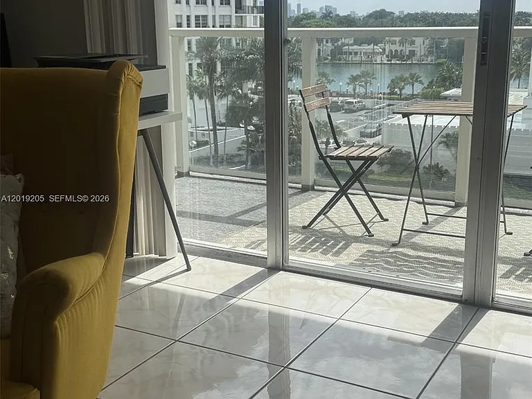 5701 Collins Ave #511 — Photo 9