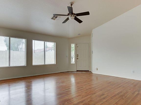 5th image of 559 S 27th Pl