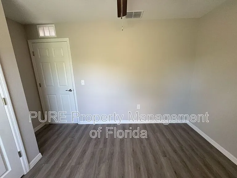 6577 SW 140th Place Rd #2 — Photo 8