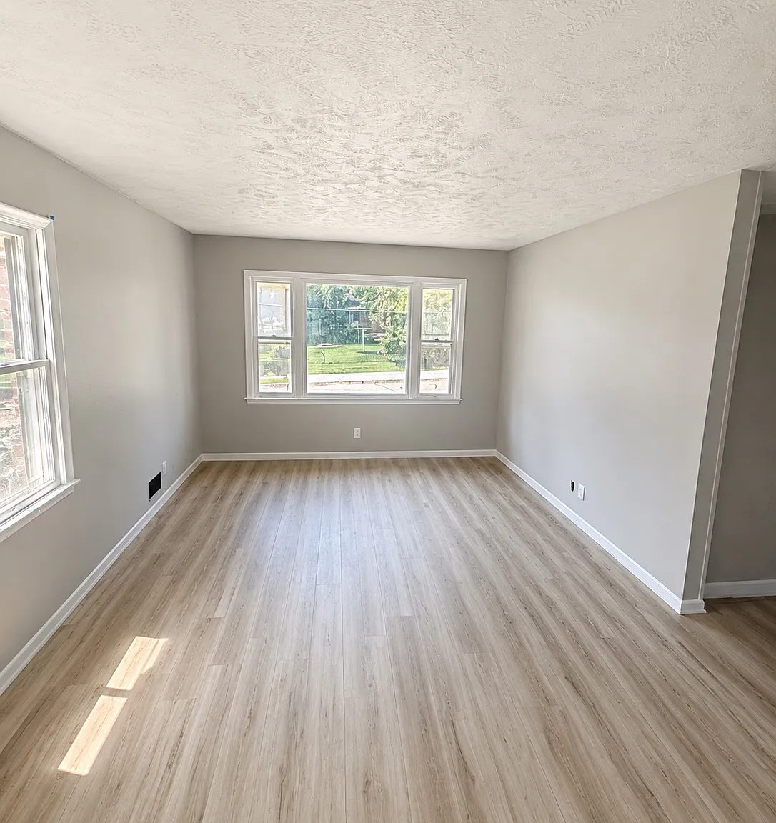 4 bed, 1800 sqft, $1,995 — Photo 3