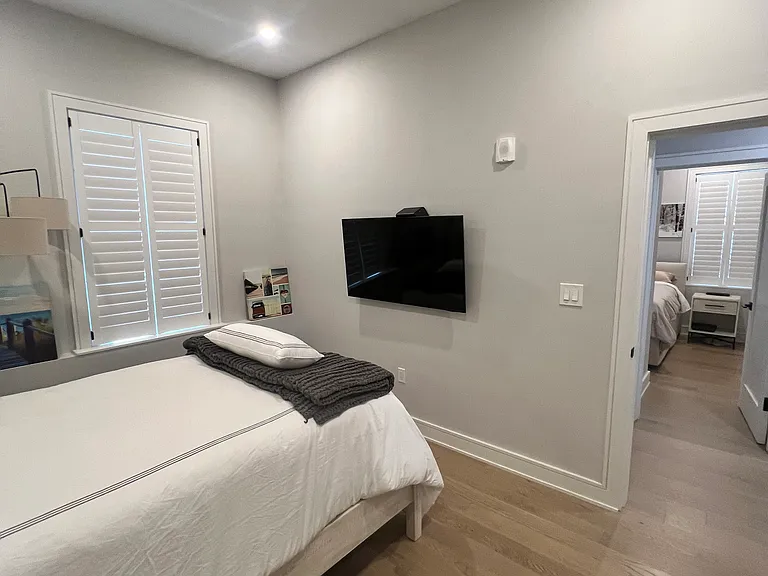 37 Horace St #102 — Photo 20