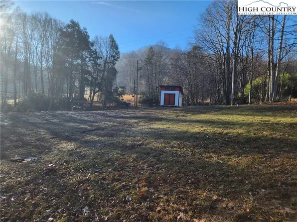 891 Little Elk Road, Elk Park, NC 28622