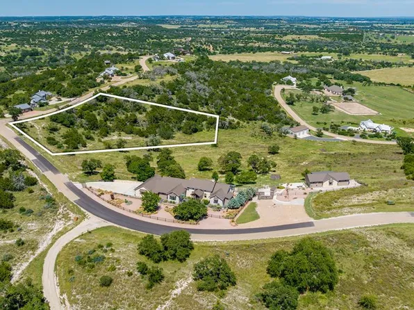 20 N Spies Ridge Dr, Fredericksburg, TX 78624