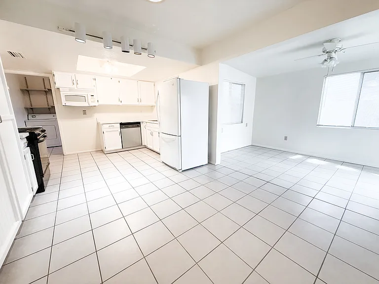 103 E Juniper Ave — Photo 3
