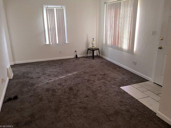 2nd image of 803 E Archwood Ave