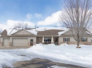 W9002 R & D Rd, Hortonville, WI 54944