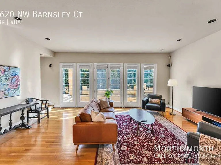 1620 NW Barnsley Ct — Photo 3