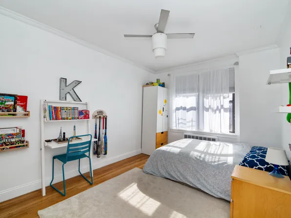 98 Park Terrace East image 11 of 13